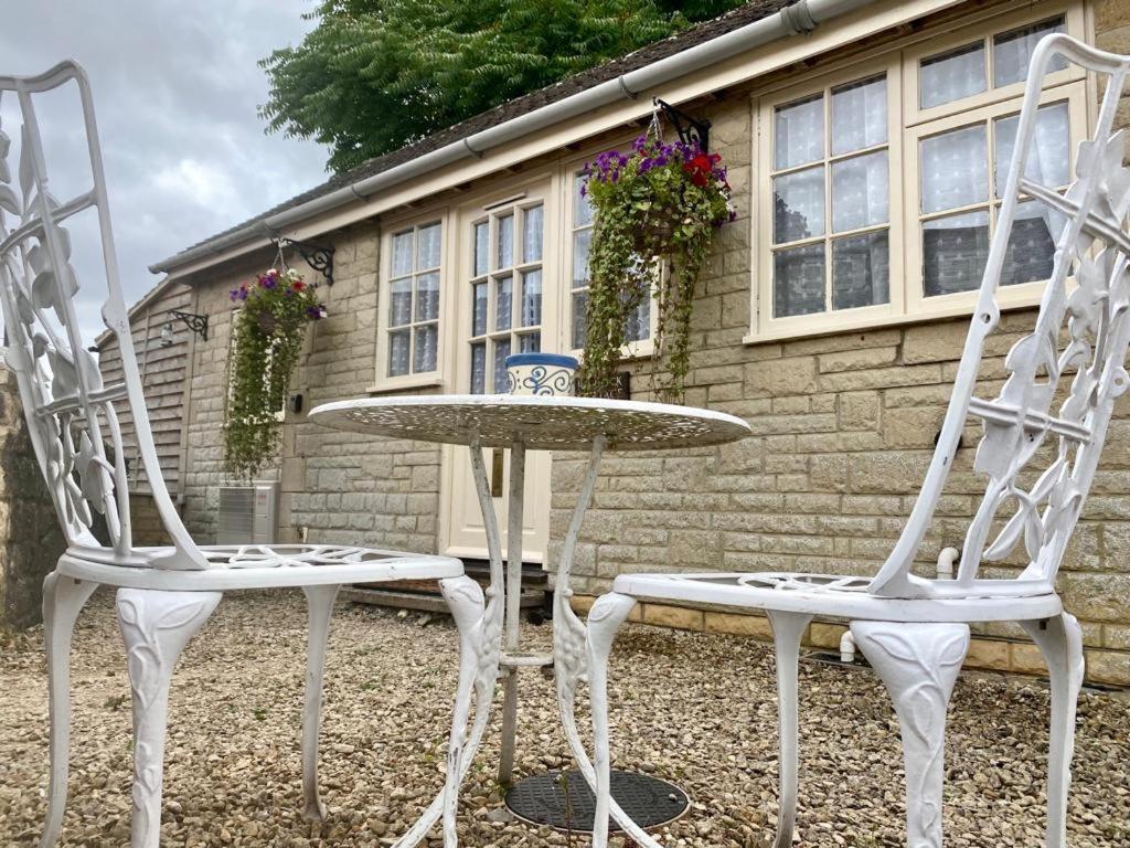 Heart Of The Village Cotswold Cottage In Crudwell. Esterno foto